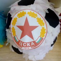 Пинята Футболна топка и медальони, снимка 1 - Декорация за дома - 34651297