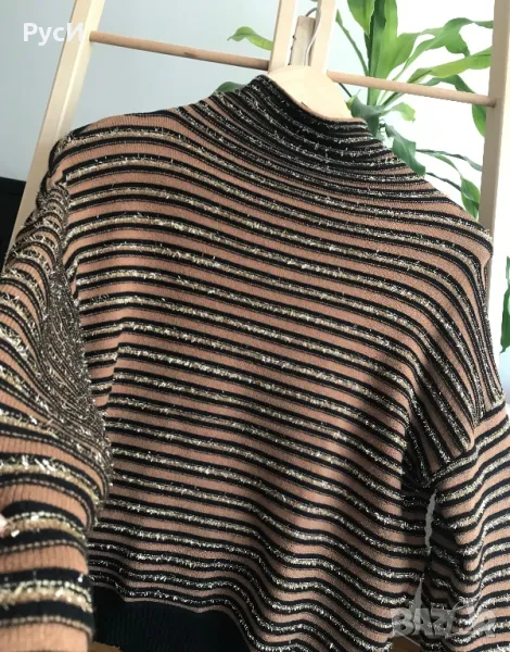 Дамски пуловер на райе в пясъчни тонове, с блестяща нишка, снимка 1