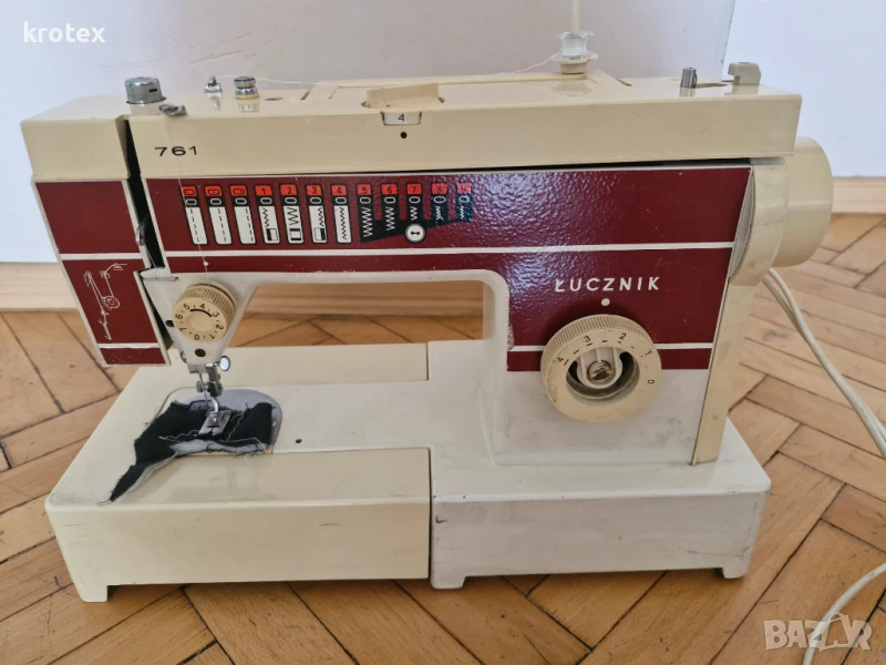 Продавам работеща запазена шевна машина лучник, снимка 1