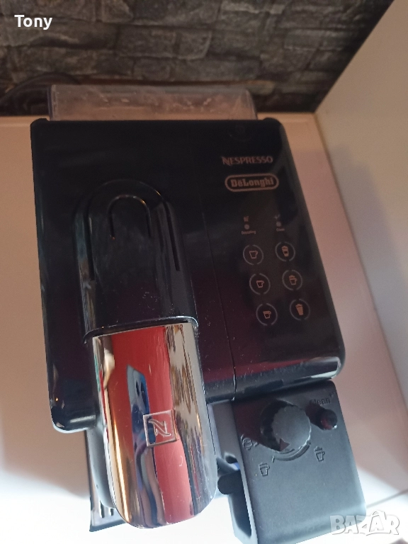 Кафемашина с капсули Nespresso Lattissima Touch EN560, снимка 1