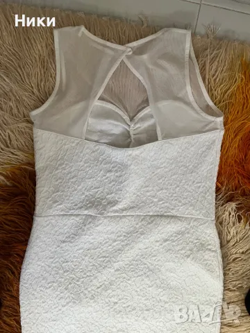 GUESS-страхотна рокля, снимка 4 - Рокли - 49302408