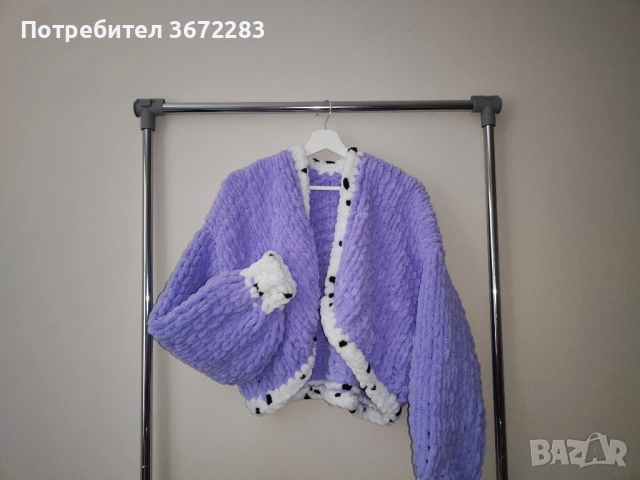 Ръчно плетена жилетка с дълъг ръкав и кант от мека прежда, снимка 2 - Жилетки - 52344571