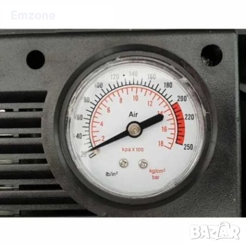 Едноцилиндров Въздушен Компресор за Гуми 12V 250Psi в куфар, снимка 3 - Аксесоари и консумативи - 40496831