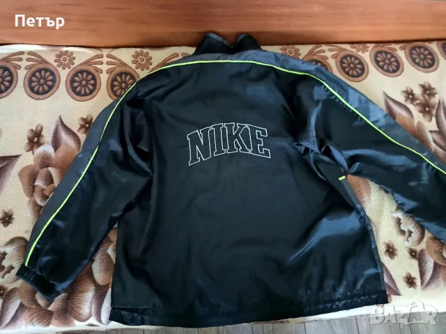 Продавам оригинална грейка Nike, снимка 4 - Спортни дрехи, екипи - 49972343