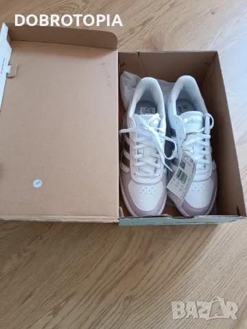 Дамски маратонки Adidas , снимка 2 - Маратонки - 49584946