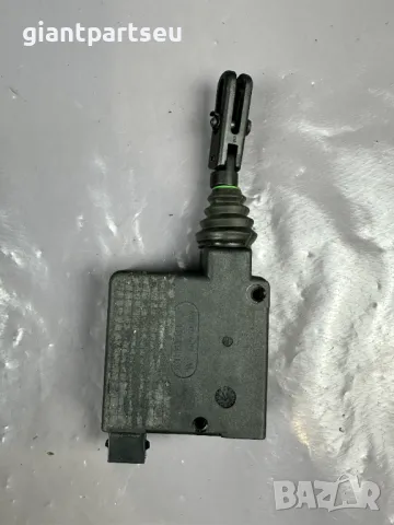 Машинка Резервоар за АУДИ AUDI A8 D2 4A5962115, снимка 3 - Части - 49460150