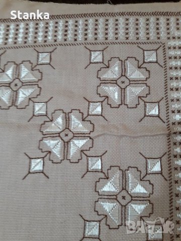 Българска шевица, снимка 8 - Покривки за маси - 35786710