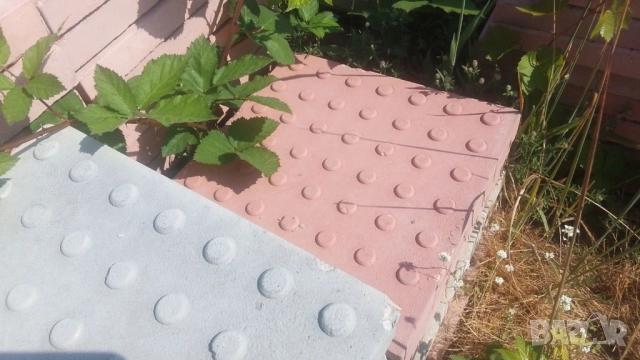 ПЛОЧКИ тротоарни 40х40см. ВТОРО качество, бетонни сиви и цветни.. Имаме с различни шарки, орнаменти , снимка 3 - Строителни материали - 52029688