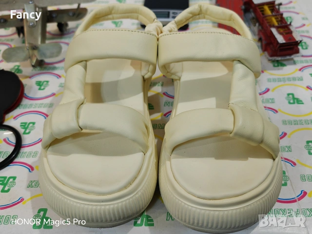 Сандали Puma 37 номер, снимка 2 - Сандали - 53618488