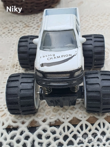 Метален пикап Shevrolet , снимка 3 - Колекции - 51633122