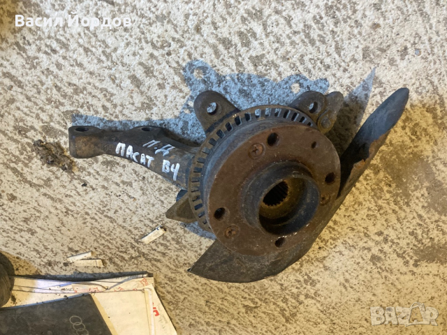 Ляв и Десен Шенкел Главина за Пасат Б4 / PASSAT B4 1.9 D, снимка 5 - Части - 44929241