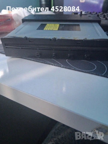 продавам дисково устройство за xbox one s.