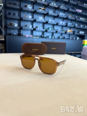 очила с черен обикновен калъф и ув защита Tom Ford 