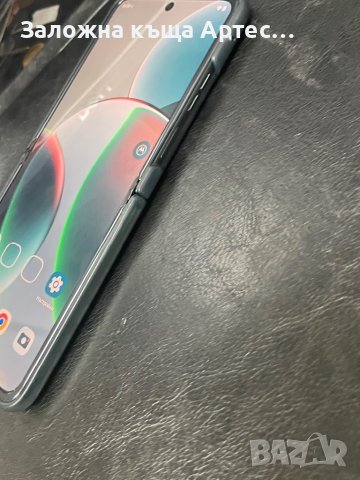 Moto Razr 40 256gb + гаранция, снимка 3 - Motorola - 44402583