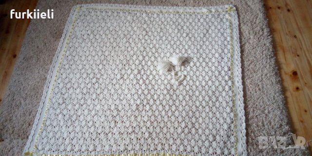 Ръчно плетено детско одеало 1.10/1.10 м., снимка 4 - Спално бельо и завивки - 34177207