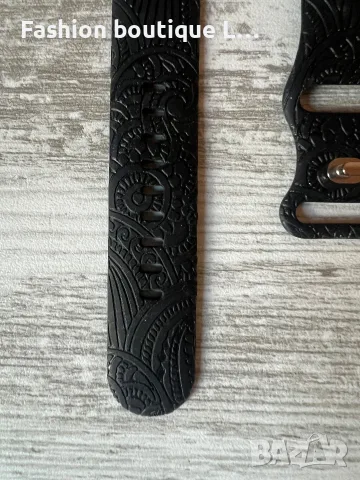 Дамска черна гумена каишка за Apple Watch с релефни детайли 🖤, снимка 3 - Аксесоари за Apple - 56118312