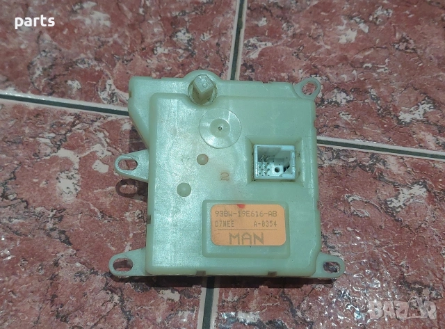 Моторче Клапи Парно Форд Мондео - 93BW19E616AB, снимка 2 - Части - 53461594