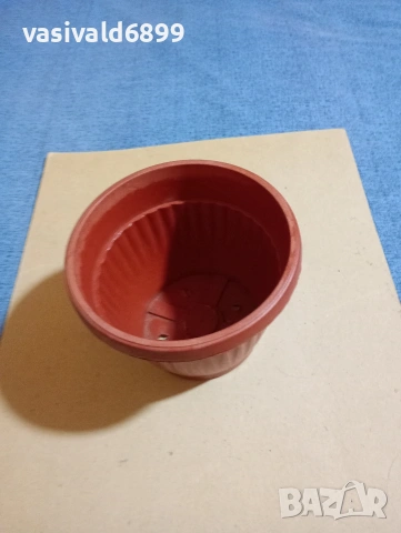 Пластмасова саксия 