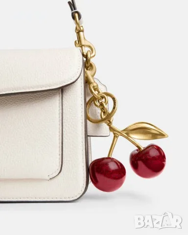 Coach ключодържател / висулка за чанта Red Glitter Cherry, снимка 5 - Други - 56067803