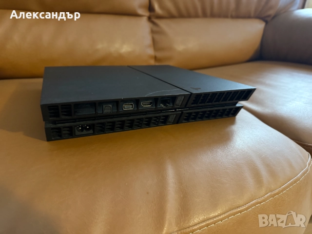 Playstation 4 CUH-1216A + Два контролера, снимка 5 - PlayStation конзоли - 52922207