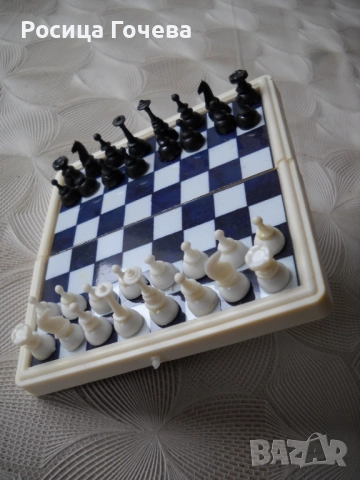Продавам магнитен шах, снимка 2 - Шах и табла - 52622123