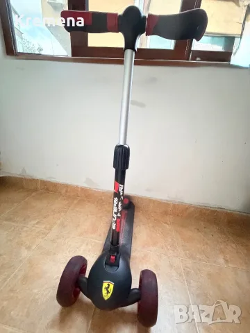 Тротинетка червена