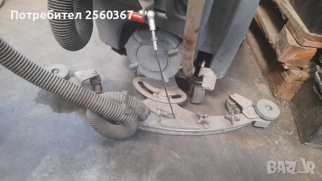 продавам професионална самоходна почистваща машина., снимка 4 - Други машини и части - 52815943