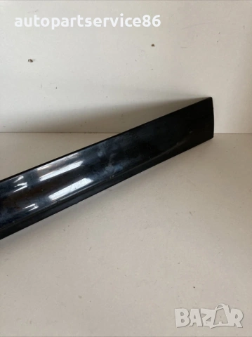 Дясна предна лайсна за врата за Jeep Cherokee 2.8 CRD (2005) 110090, снимка 3 - Части - 53569617