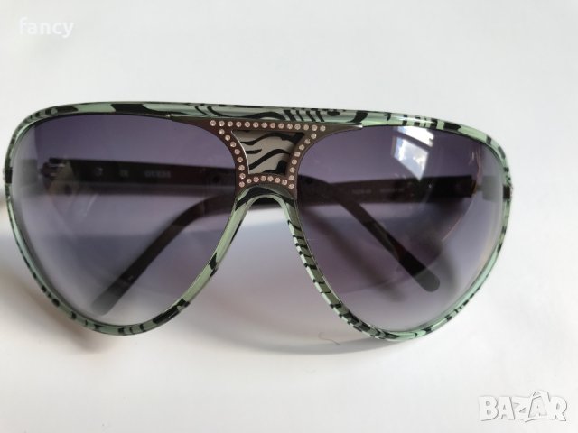 Слънчеви очила Guess, снимка 2 - Слънчеви и диоптрични очила - 41565914