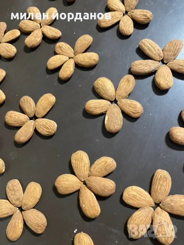 Продавам бадеми и орехи