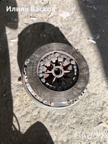 Демпферен маховик комплект със съединител за VW Golf 5 1.9 5 скорости, снимка 4 - Части - 53448640