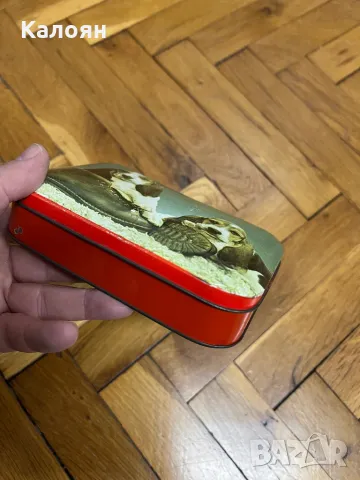 Метална кутийка от бонбони с кучета английска отигинална, снимка 3 - Колекции - 48362878