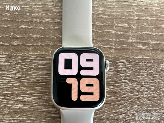 Apple Watch 8 series Starlight Aluminum Case