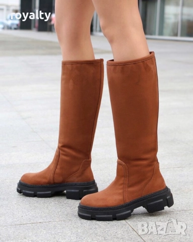 Равни ботуши - кафяв велур