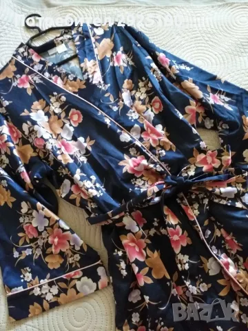 Сатениран халат Simone L, снимка 3 - Други - 48406671