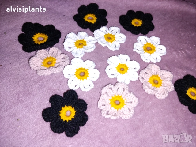 Комплект от 30 ръчно изработени декоративни цветя – нежност и стил за всеки повод, снимка 3 - Други - 52856334