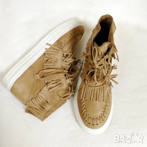 Дамски спортни обувки, Бежови