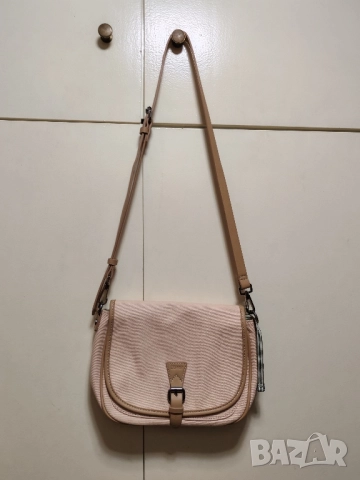 Дамска чантичка ESPRIT. 