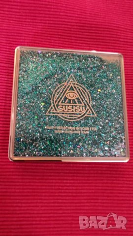 Палитра сенки за очи SUSISU. 