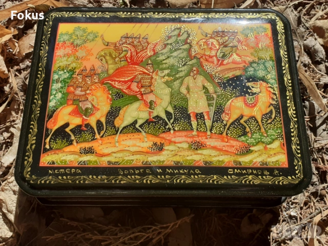Уникална руска голяма лакова кутия Федоскино войници, снимка 2 - Антикварни и старинни предмети - 53416978