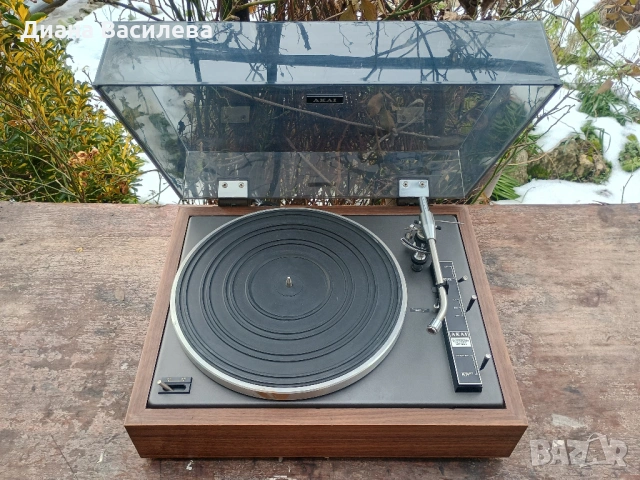 Akai AP-004 turntable