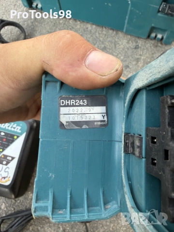 Makita DHR 243 безчетков перфоратор, снимка 4 - Перфоратори - 56041425