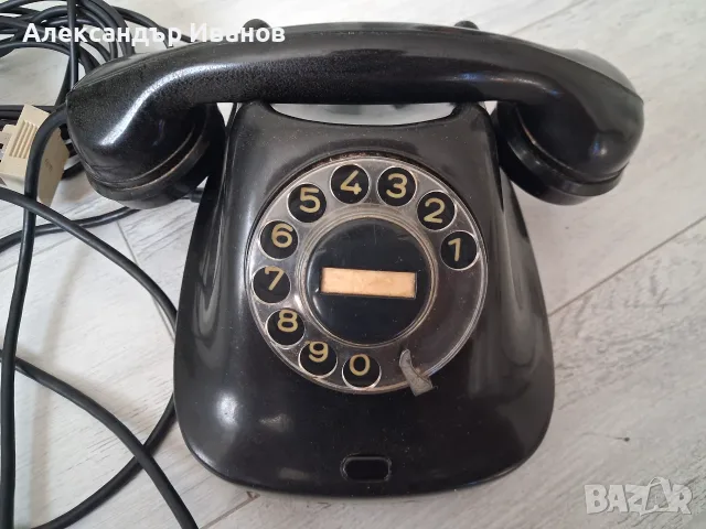 Стар бакелитов телефон 1964 г., снимка 2 - Антикварни и старинни предмети - 55851947