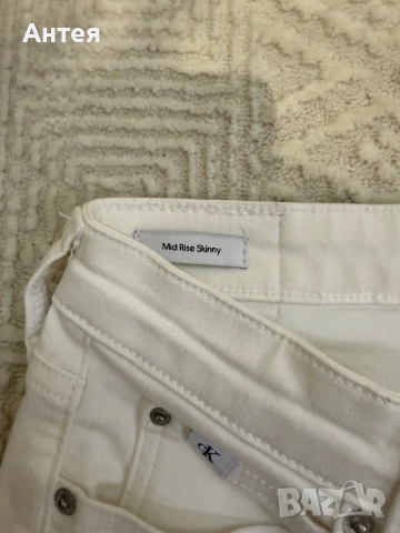 Продавам дамски бели дънки на Calvin Clain, снимка 6 - Дънки - 52943733