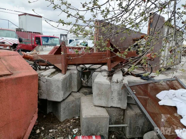 Продавам кран за камион вдига на 4м. 3.5 тона с ревизионна книга , снимка 6 - Камиони - 50643241