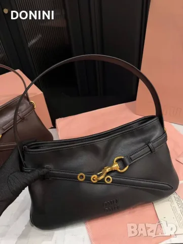 Miu Miu Aventure Hobo дамска чанта от естествена кожа, снимка 2 - Чанти - 55891275