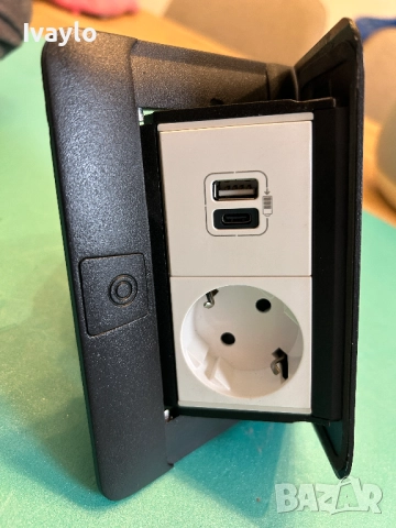 Legrand подова кутия, Контакт за бюро, снимка 3 - Друга електроника - 52616020