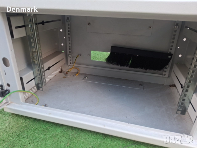 Метален шкаф с стъклена вратичка ключ, снимка 2 - Други инструменти - 52920752