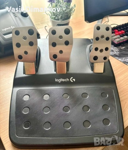 Logitech G29 , снимка 3 - Джойстици и геймпадове - 52593327