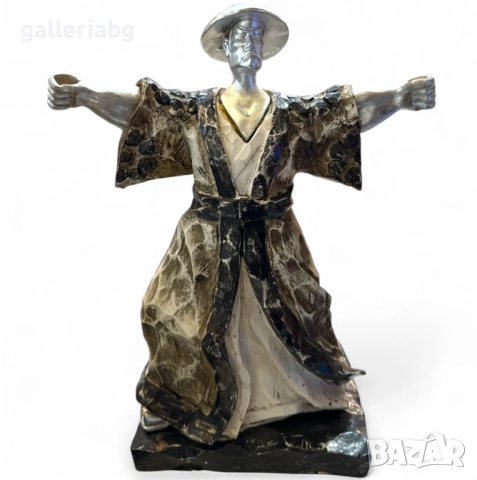 Декоративна статуетка самурай с шапка – колекционерска фигура